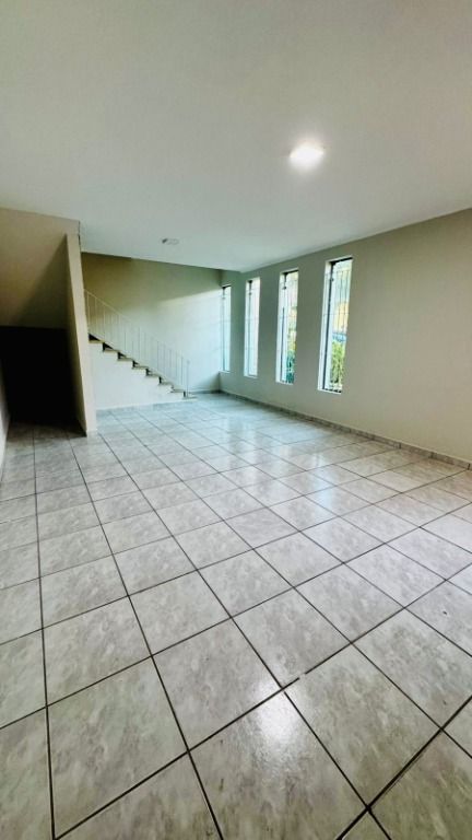 Sobrado à venda no Bangu: 