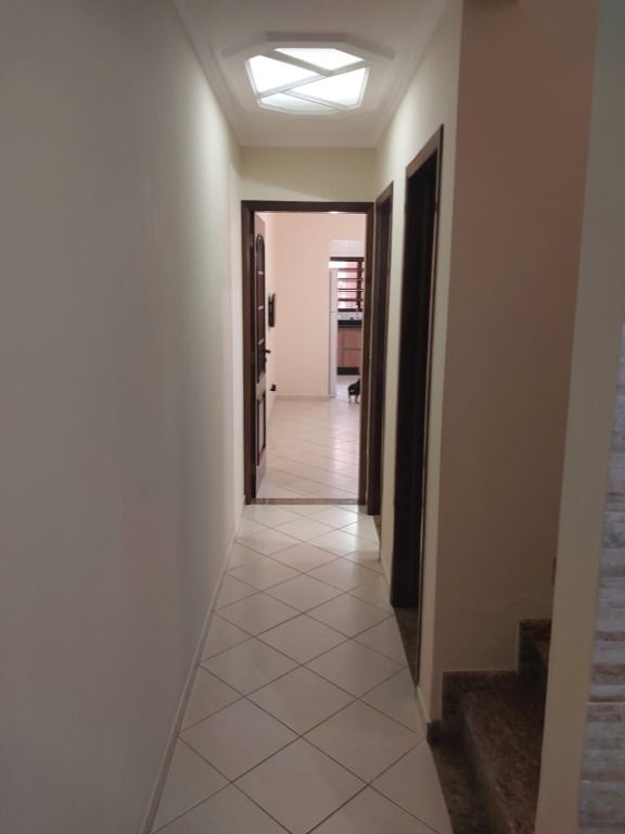 Sobrado à venda no Jardim Rina: 