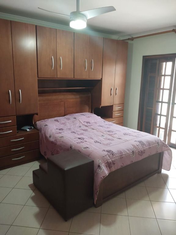 Sobrado à venda no Jardim Rina: 