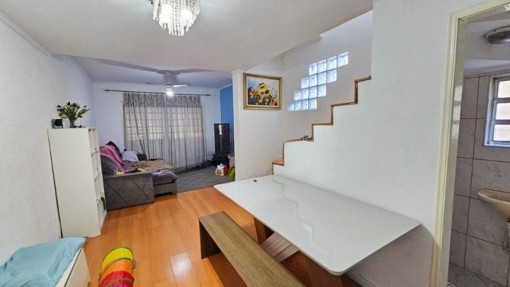 Sobrado à venda no Vila Scarpelli: 