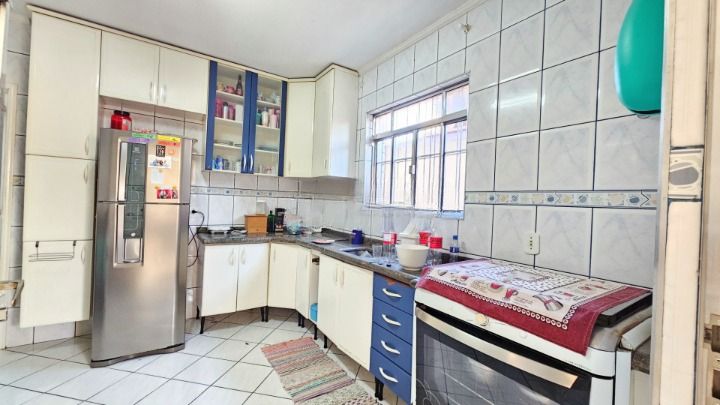 Sobrado à venda no Vila Scarpelli: 