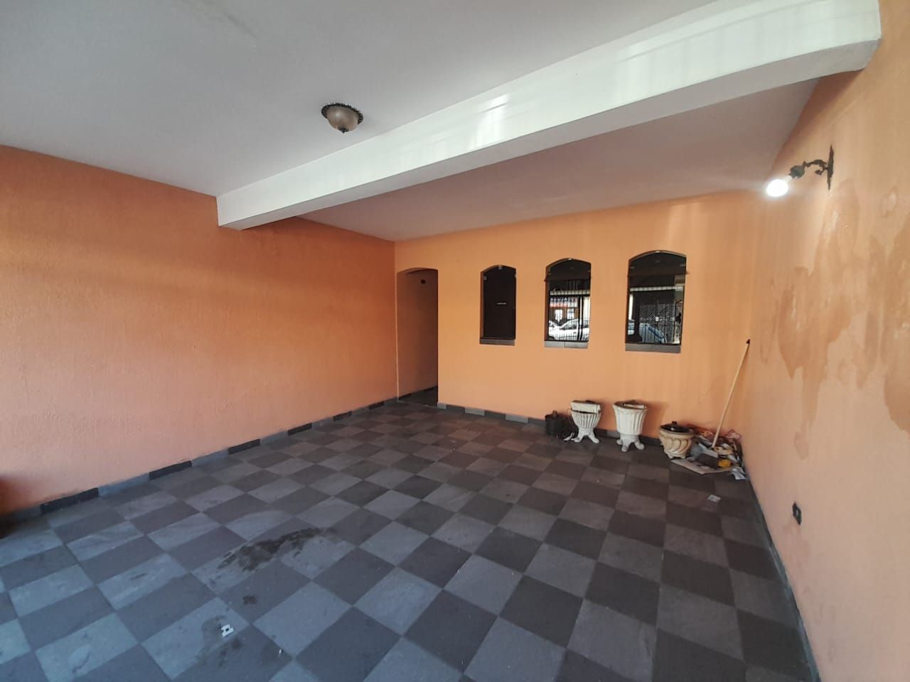 Sobrado à venda no Parque Novo Oratório: Garagem