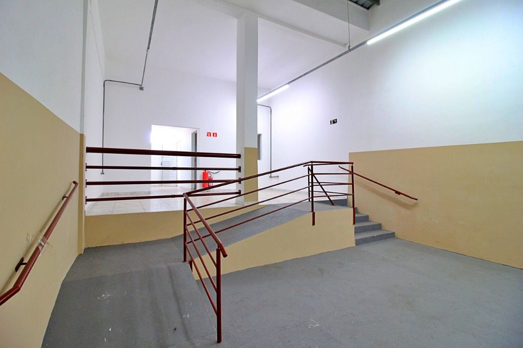 Salão para aluguel no Parque das Nações: 