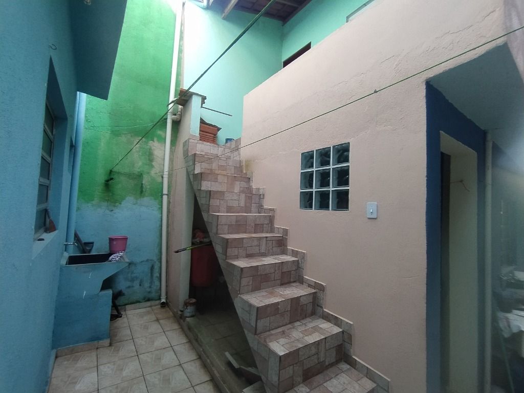 Casa para aluguel no Jardim Marek: Entrada