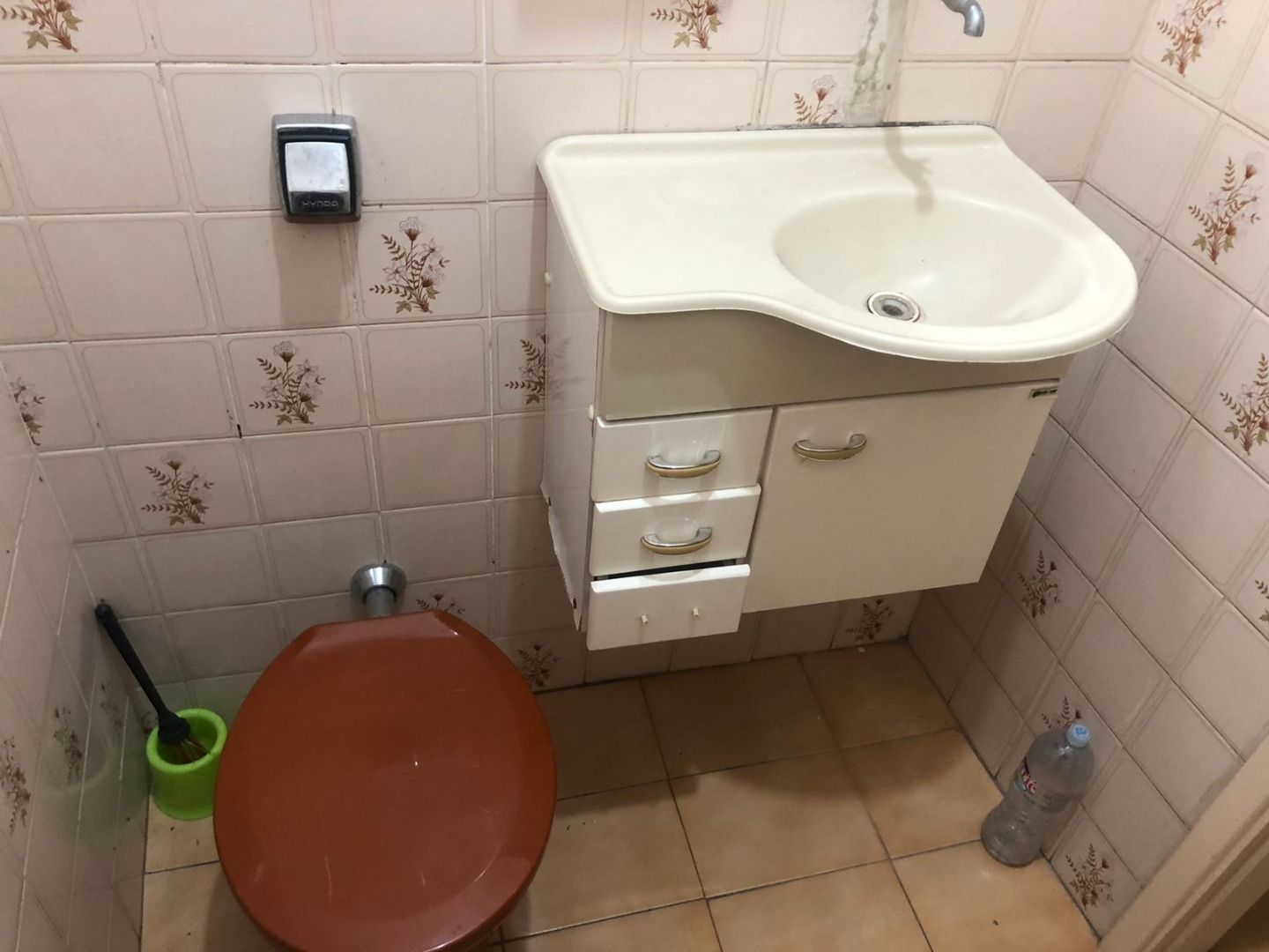 Sala para aluguel no Jardim Utinga: Banheiro