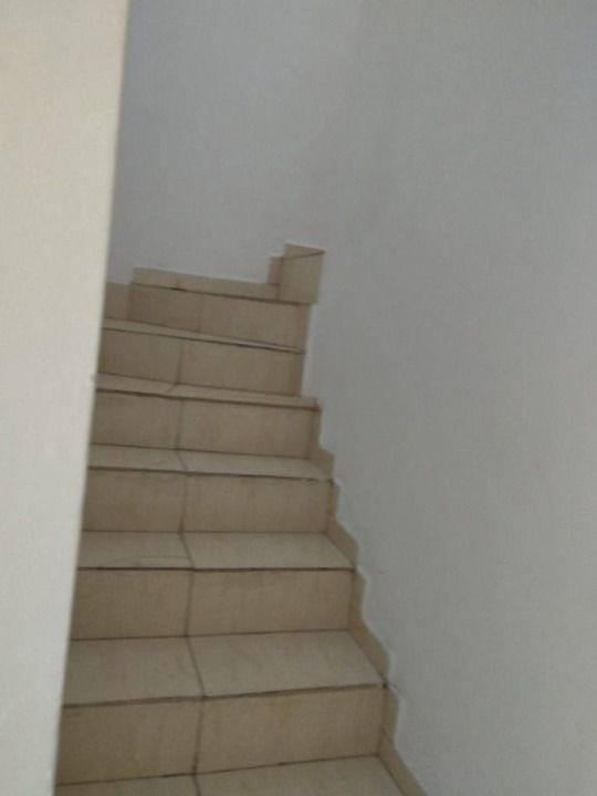 Sobrado para aluguel no Parque das Nações: escada