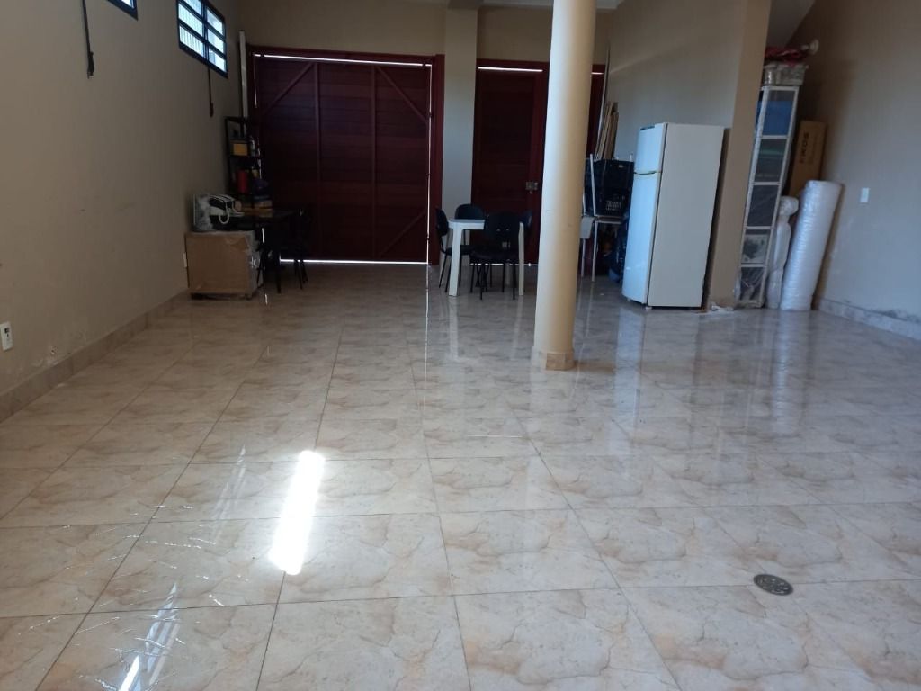 Salão para aluguel no Santa Teresinha: 