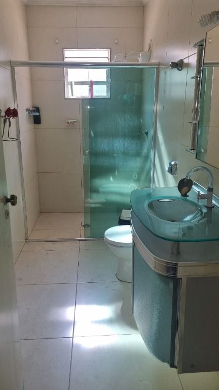 Sobrado para aluguel no Jardim Stella: 