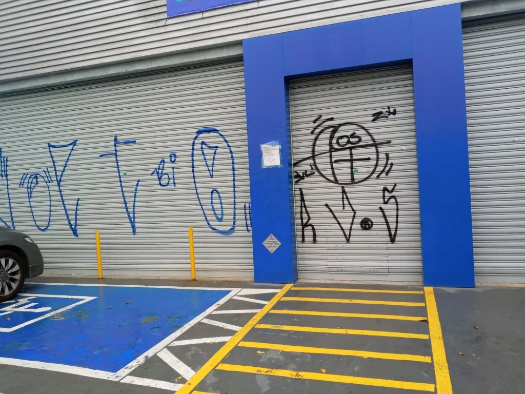 Salão para aluguel no Bangu: 