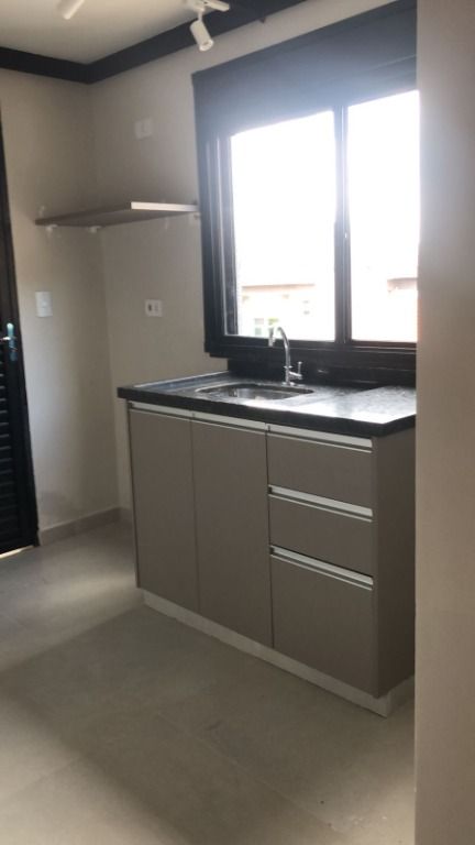 Kitnet para aluguel no Bangu: 