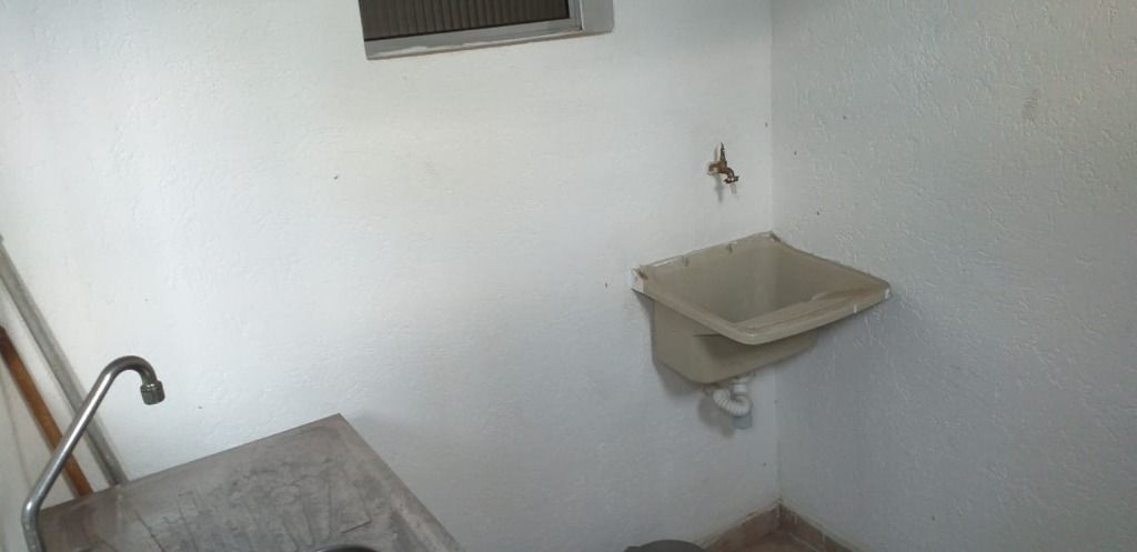 Sala para aluguel no Parque Oratório: 