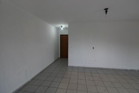 Sala para aluguel no Santa Teresinha: 