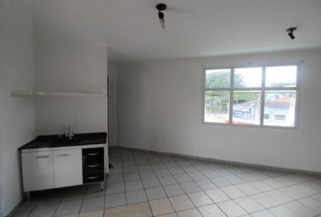 Sala para aluguel no Santa Teresinha: 