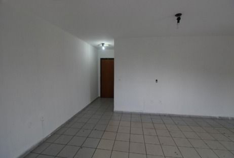 Sala para aluguel no Santa Teresinha: 