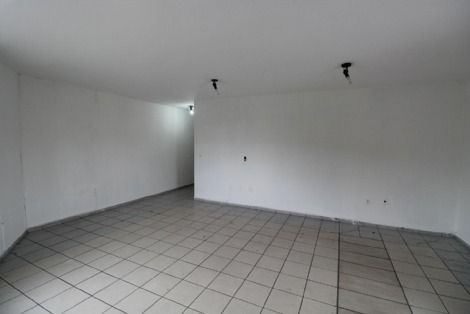 Sala para aluguel no Santa Teresinha: 