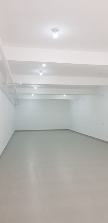 Salão para aluguel no Jardim Utinga: 