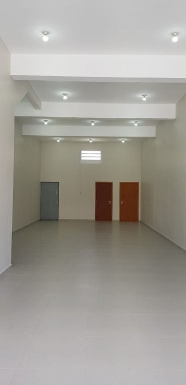 Salão para aluguel no Jardim Utinga: 