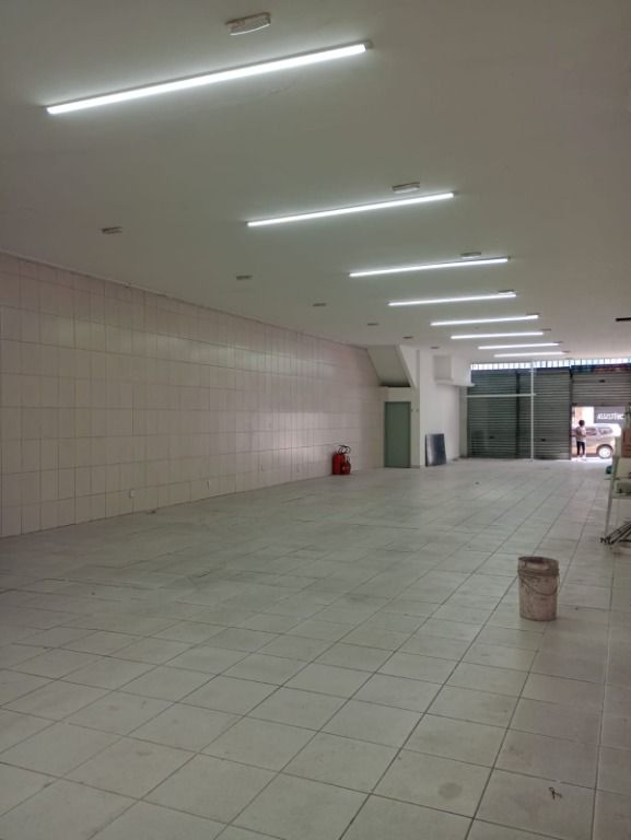 Salão para aluguel no Parque das Nações: 