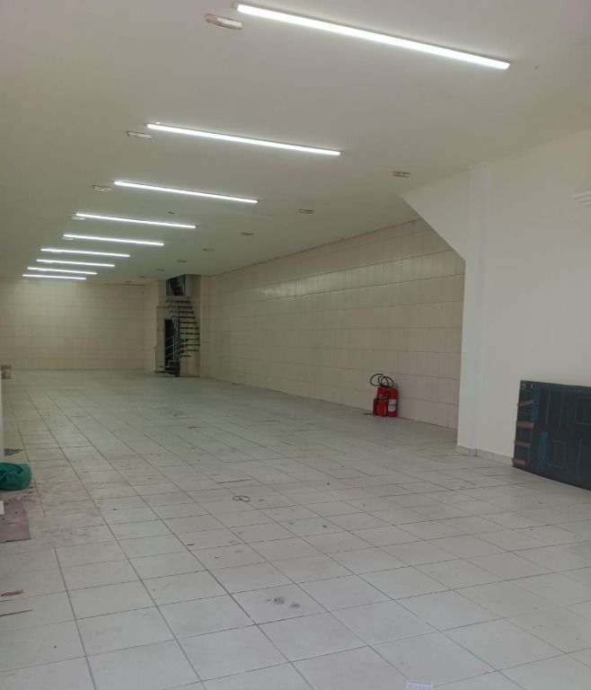 Salão para aluguel no Parque das Nações: 