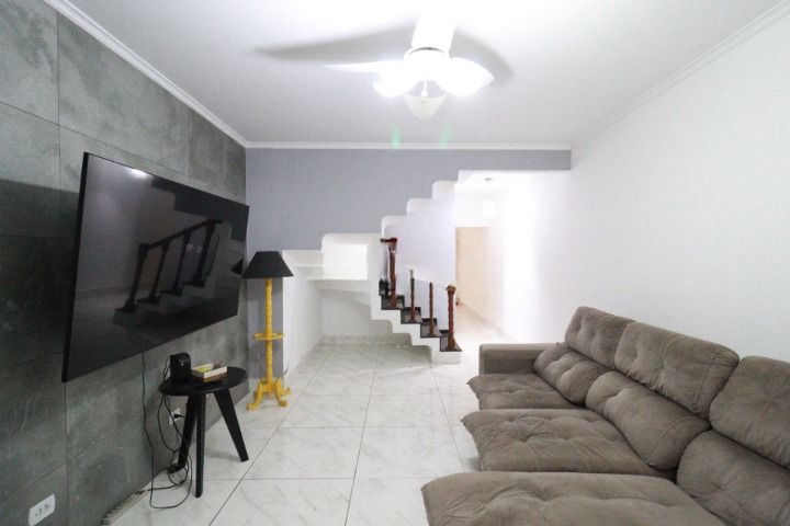 Sobrado para aluguel no Parque Oratório: 