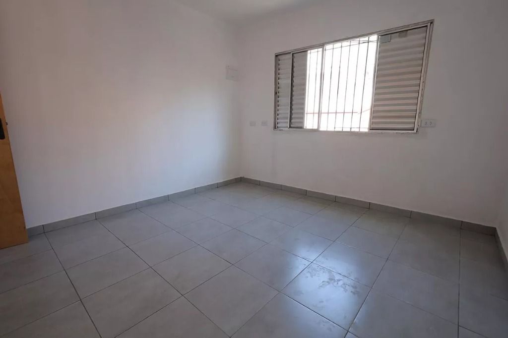 Casa para aluguel no Jardim Alzira Franco: 