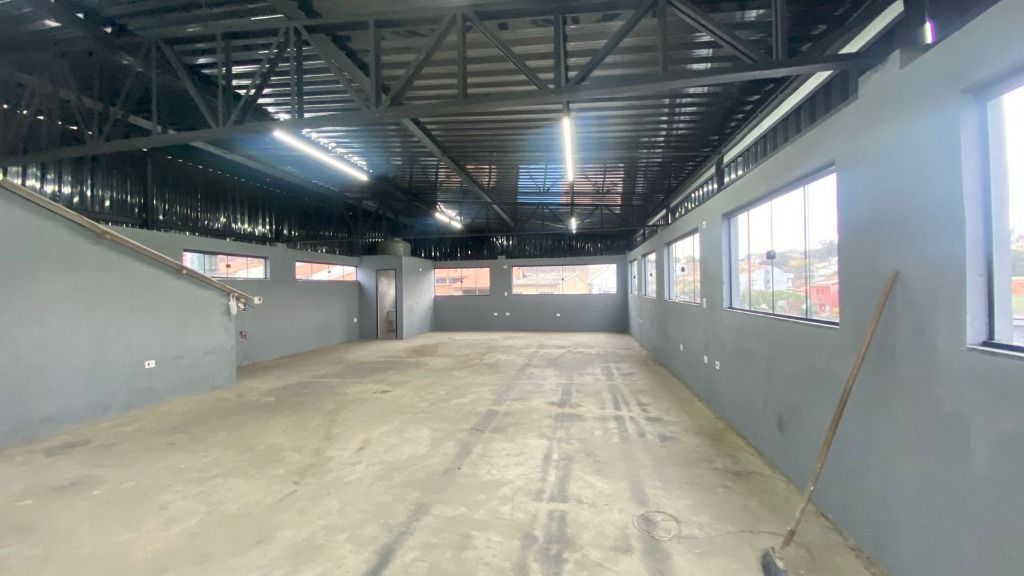 Salão para aluguel no Jardim Rina: 