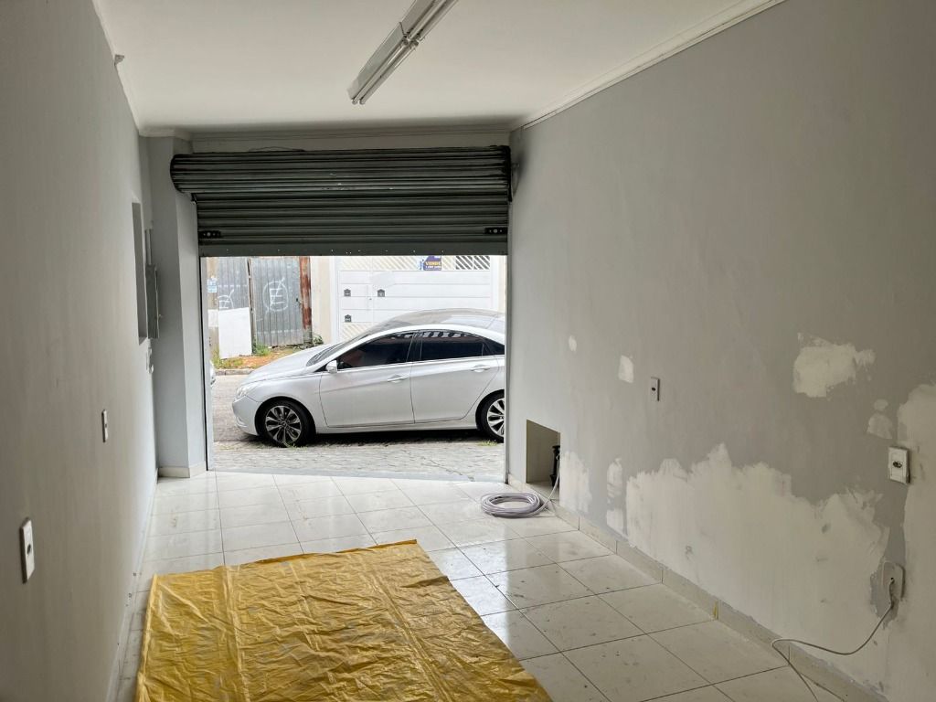 Salão para aluguel no Bangu: 