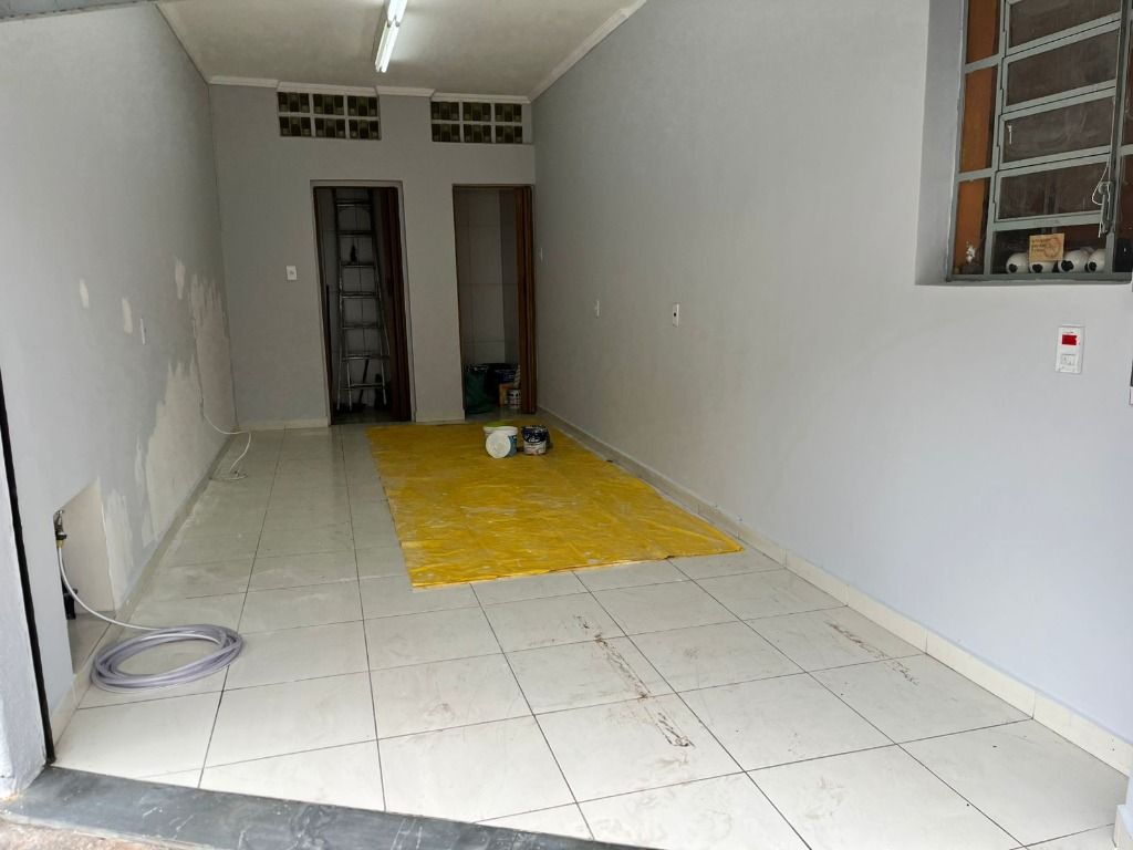 Salão para aluguel no Bangu: 