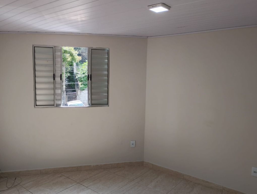 Casa para aluguel no Jardim Alzira Franco: 