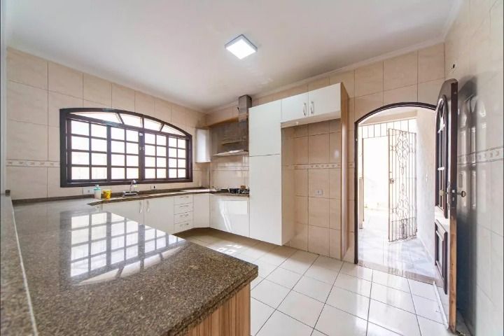 Sobrado para aluguel no Vila Guarará: 