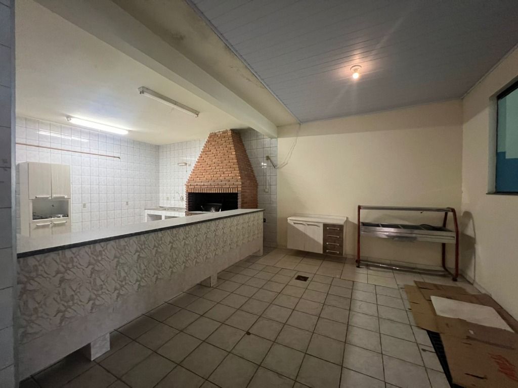 Salão para aluguel no Parque São Vicente: 