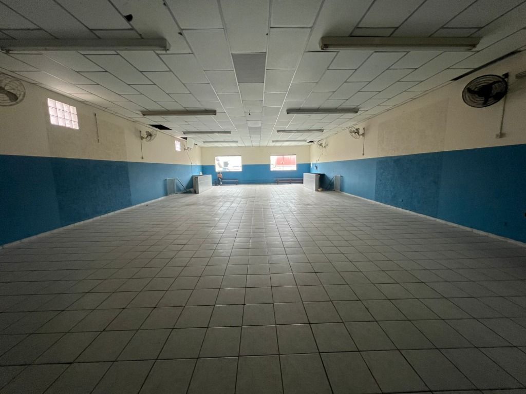 Salão para aluguel no Parque São Vicente: 