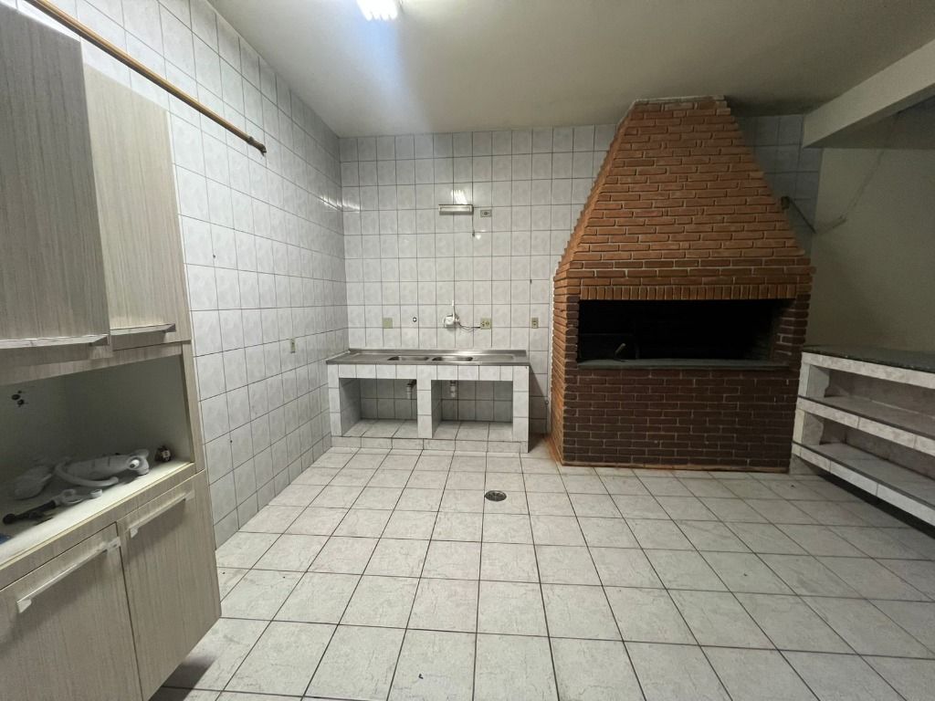 Salão para aluguel no Parque São Vicente: 