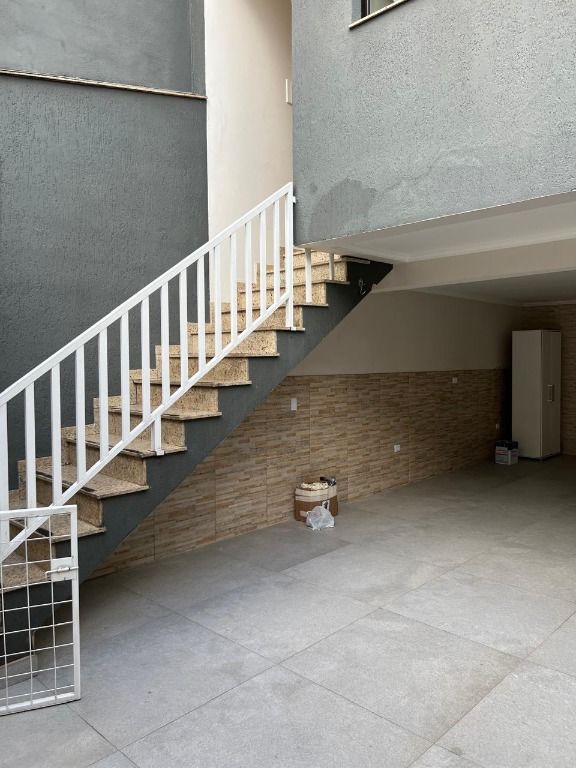 Sobrado à venda no Jardim Rina: 