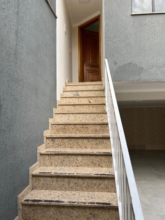 Sobrado à venda no Jardim Rina: 