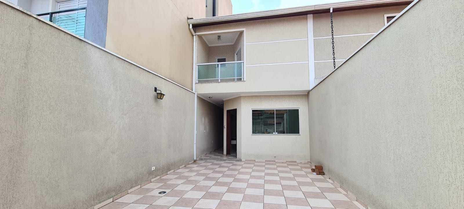 Sobrado à venda no Parque Novo Oratório: Garagem