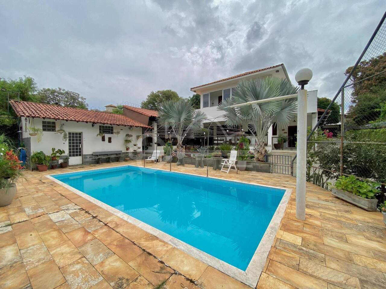 Casa com 4 quartos — Trevo, Belo Horizonte