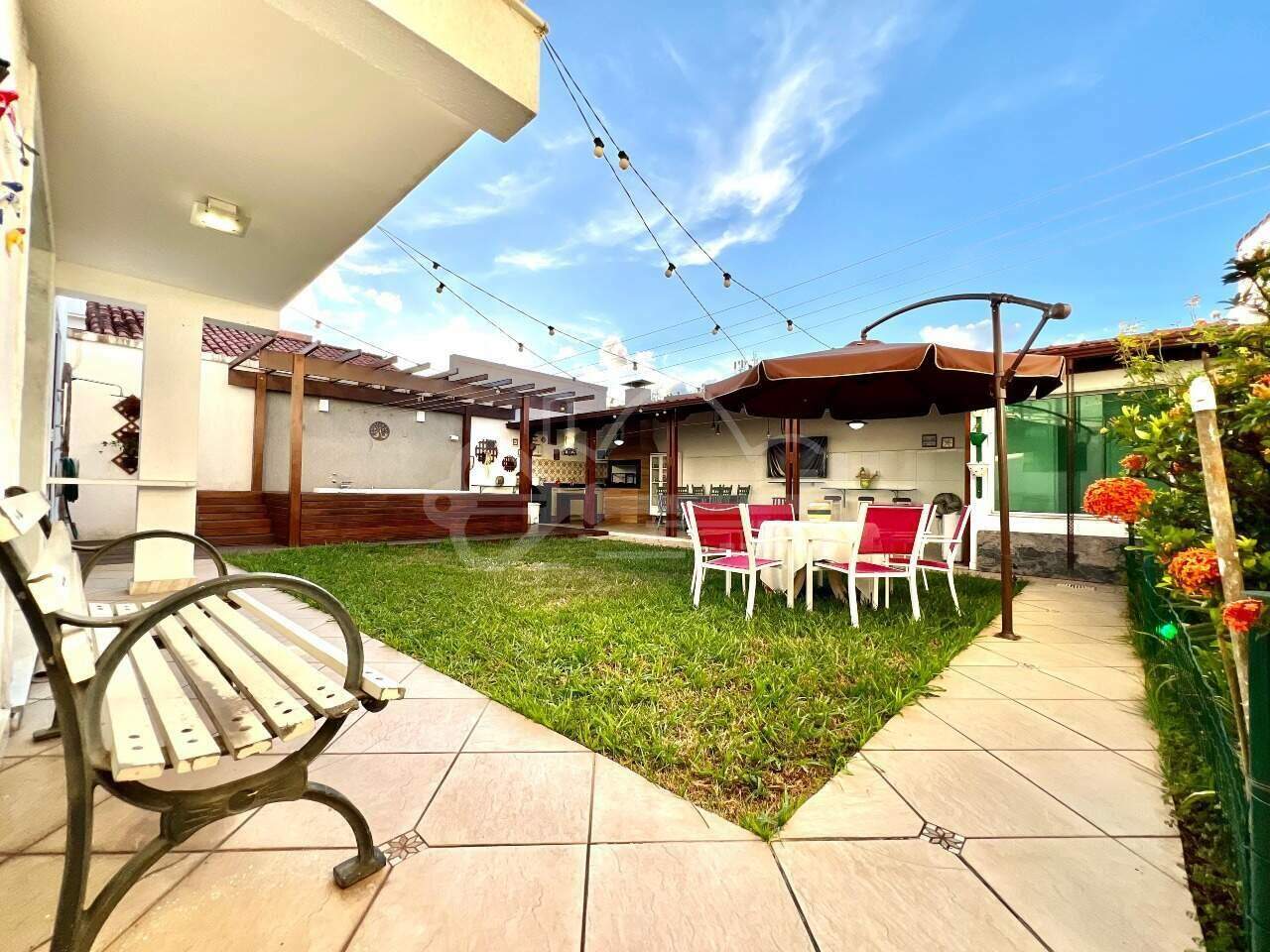 Casa com 3 quartos — Planalto, Belo Horizonte