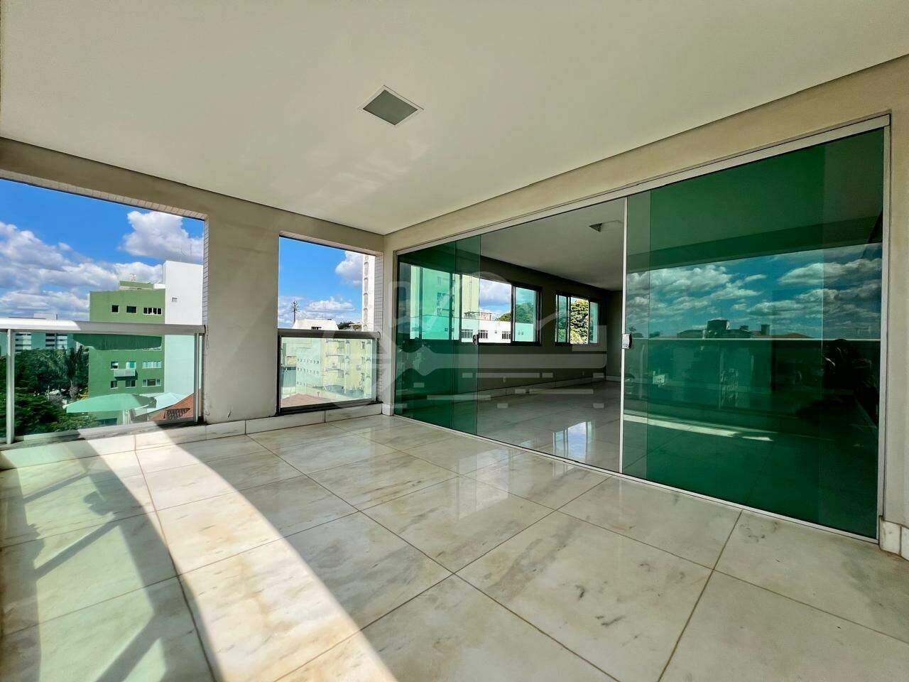 Apartamento com 4 quartos — São José, Belo Horizonte