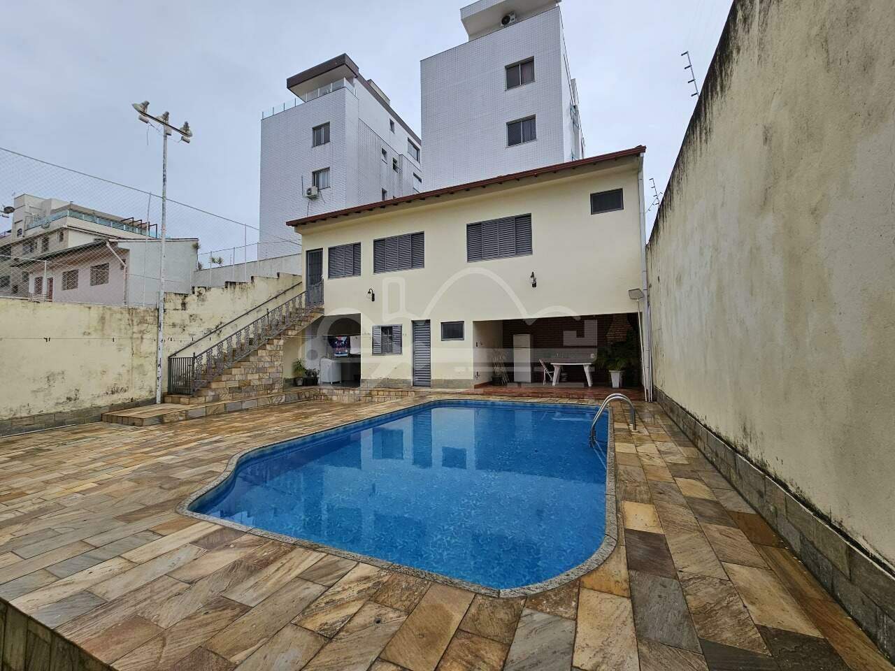 Casa com 4 quartos — Planalto, Belo Horizonte