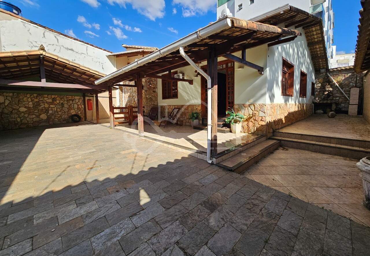 Casa com 5 quartos — Itapoã, Belo Horizonte