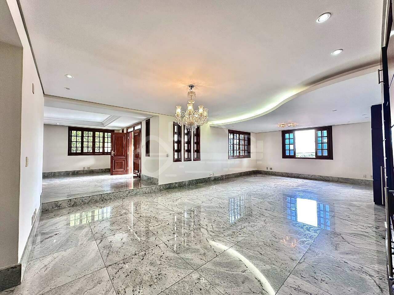 Casa com 10 quartos — Bandeirantes, Belo Horizonte