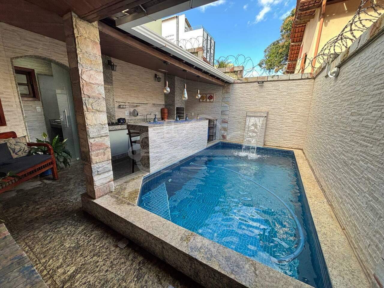 Casa com 3 quartos — São João Batista, Belo Horizonte