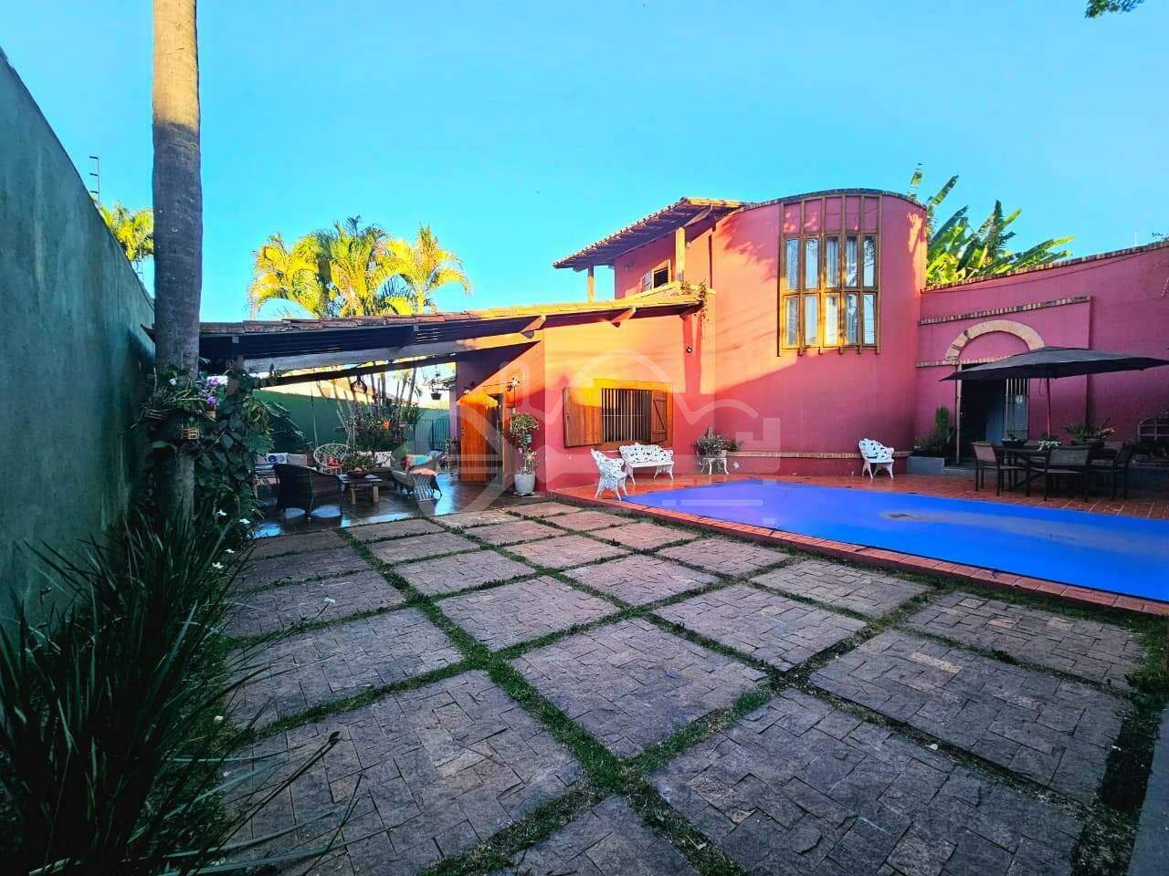 Casa com 3 quartos — Santa Amélia, Belo Horizonte