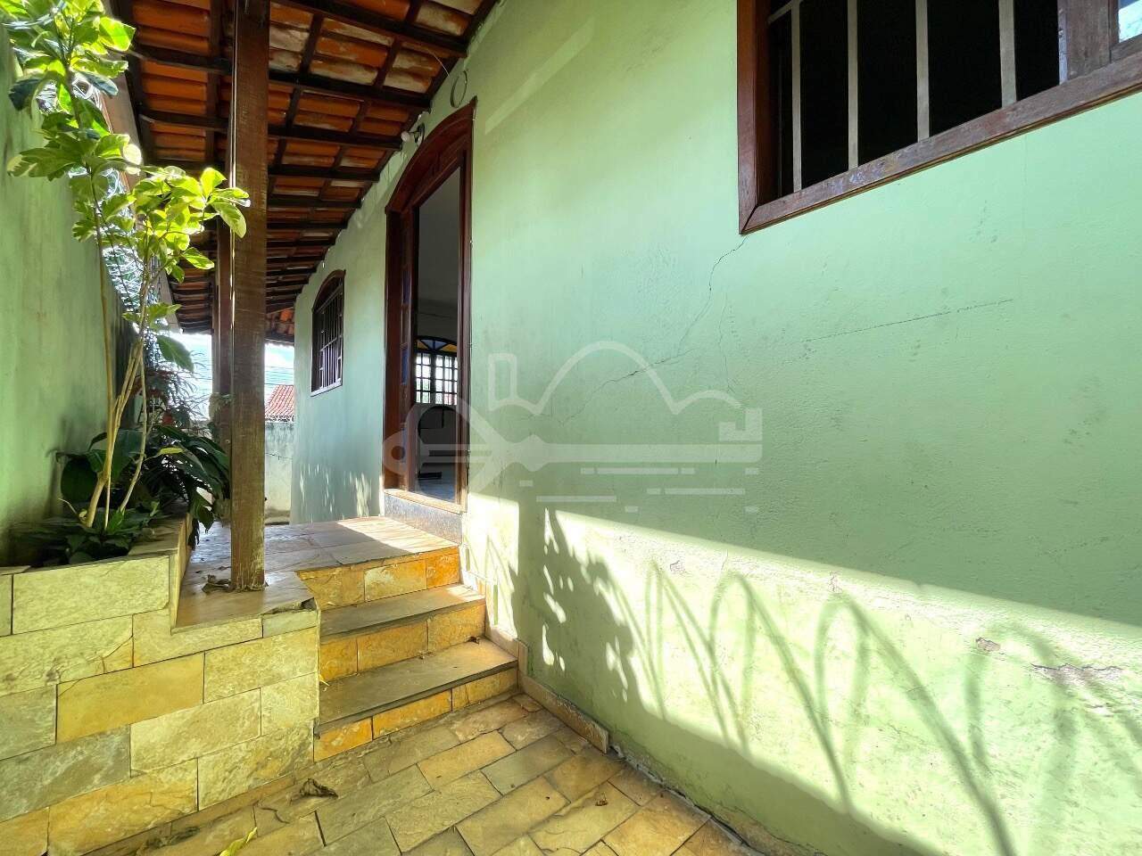Casa com 3 quartos — Santa Terezinha, Belo Horizonte