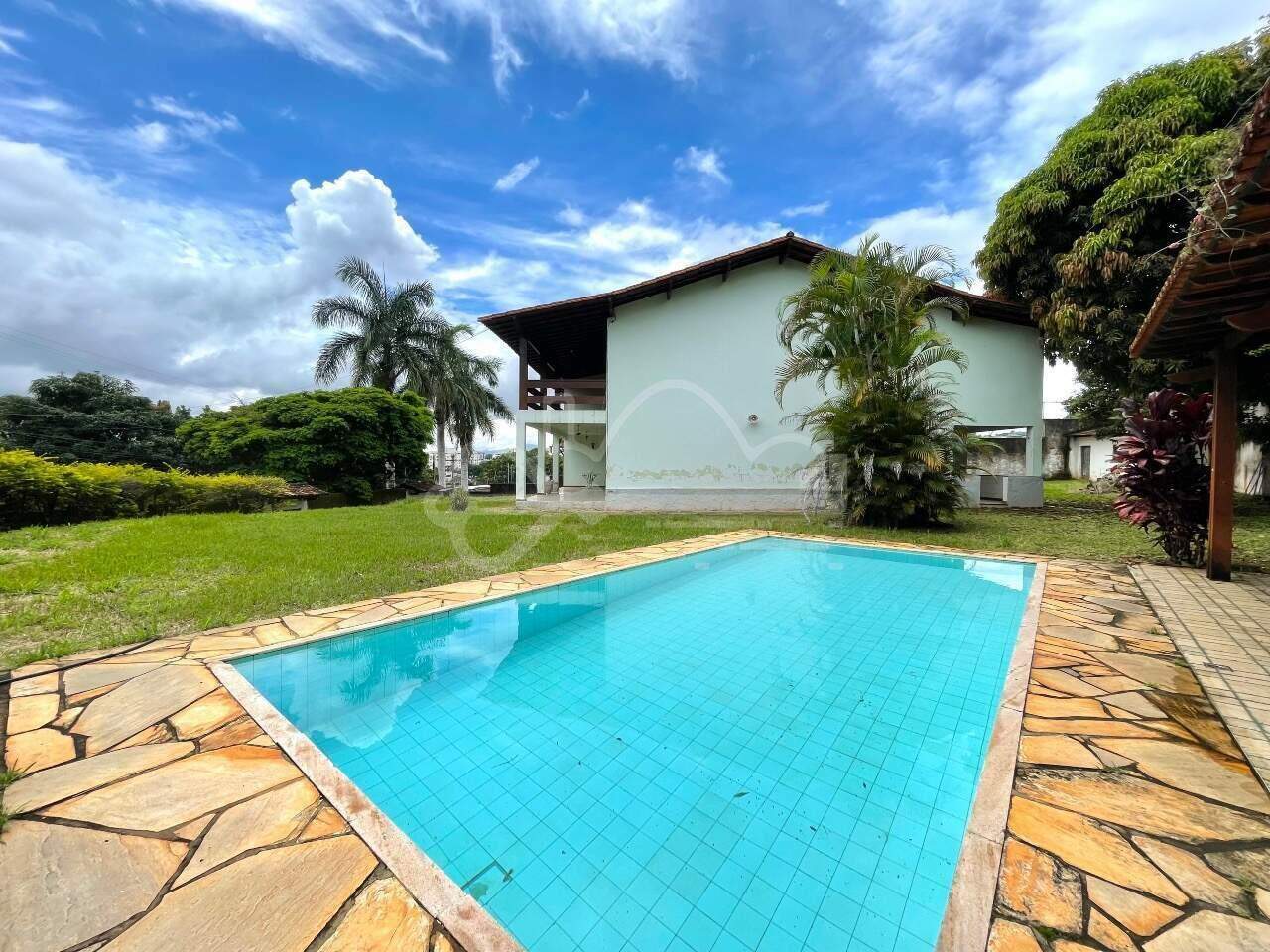 Casa com 4 quartos — Bandeirantes, Belo Horizonte
