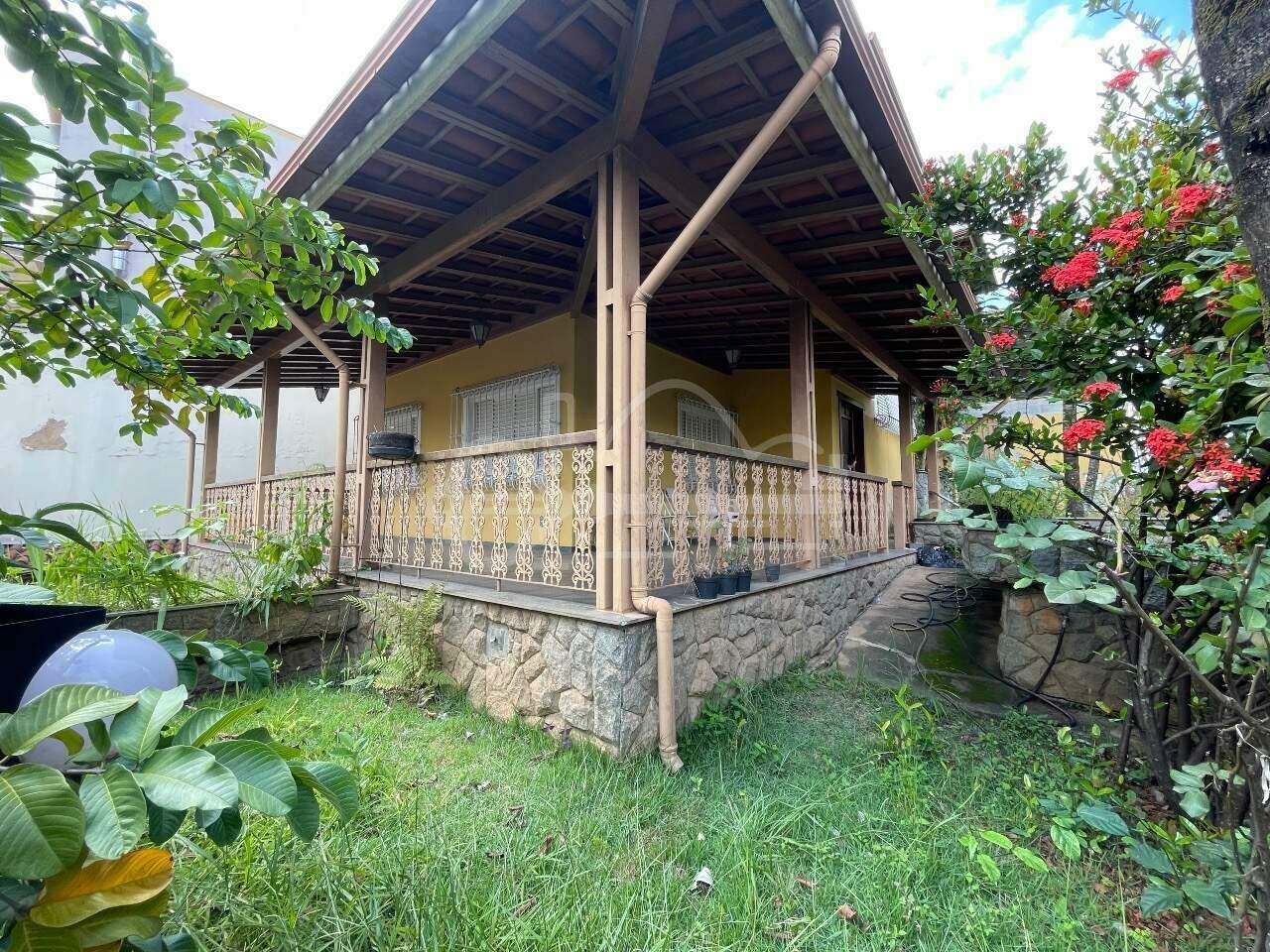 Casa com 4 quartos — Dona Clara, Belo Horizonte