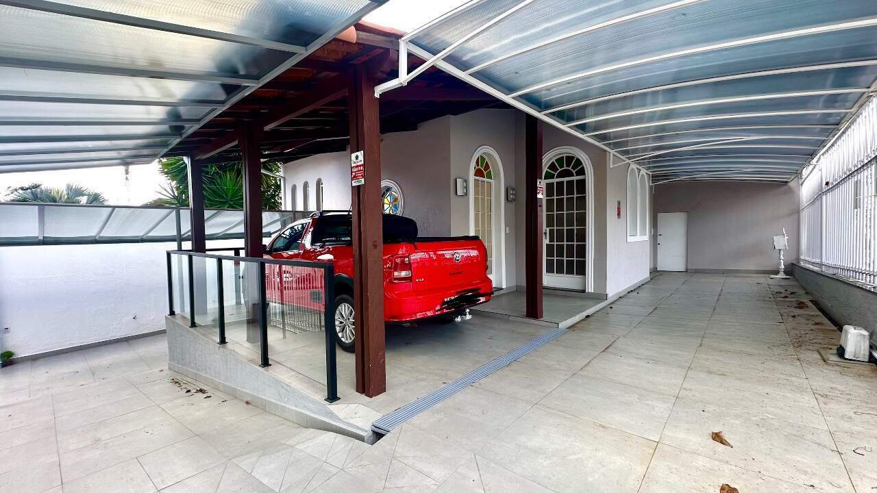 Casa com 5 quartos — São Luiz, Belo Horizonte