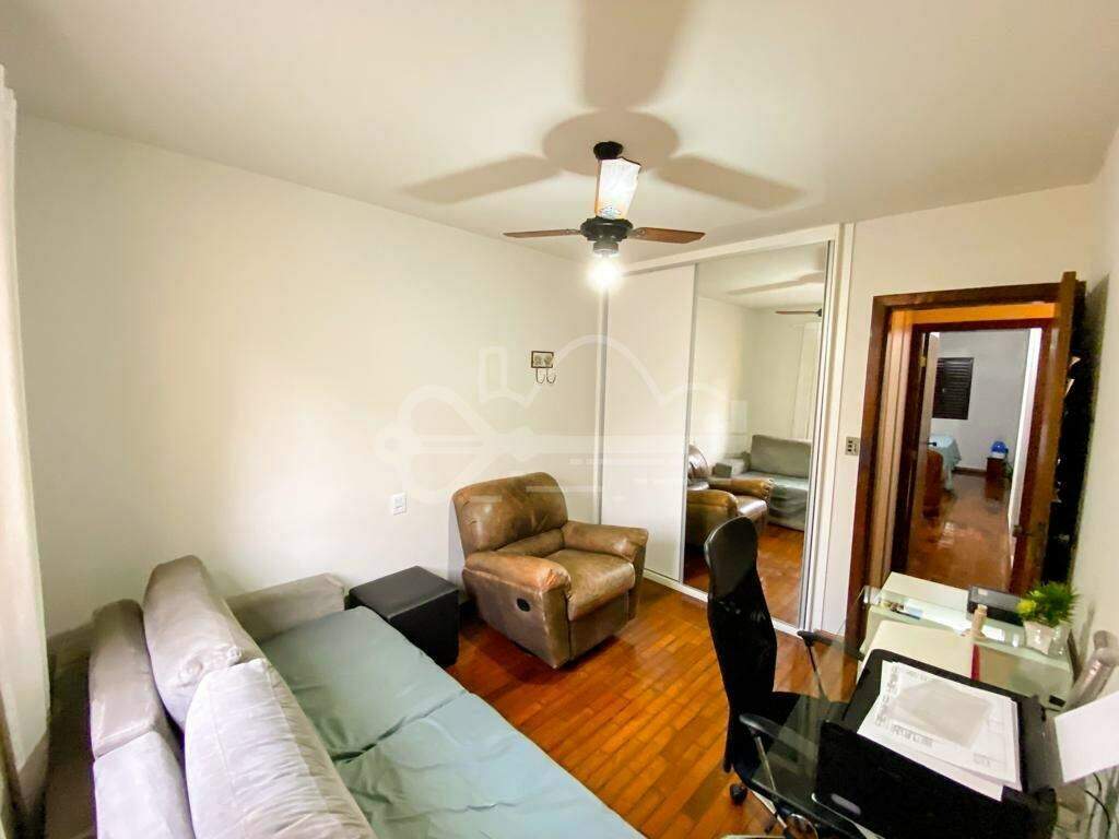 Casa com 4 quartos — Castelo, Belo Horizonte