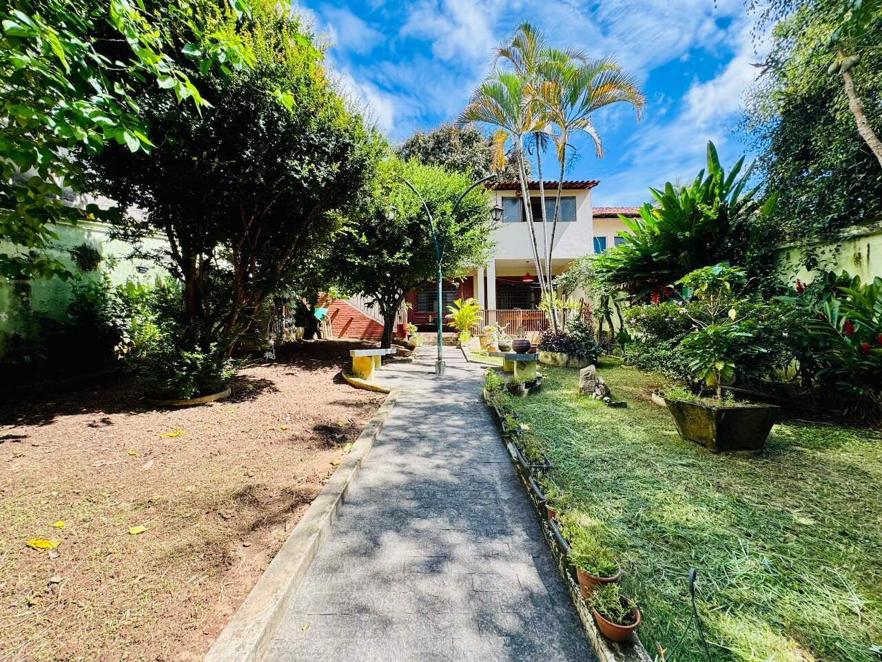 Casa com 4 quartos — São Luiz, Belo Horizonte